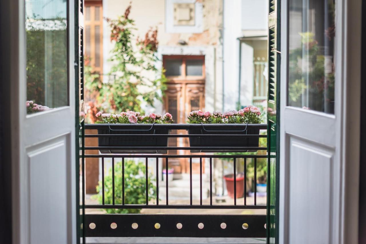 Mavrogenous - The Mansion Apartment Athena Bagian luar foto